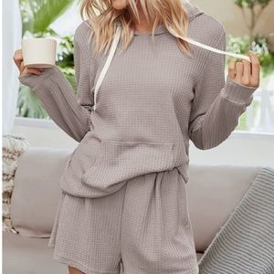Gray Waffleknit Longsleeve Top & Matching Shorts